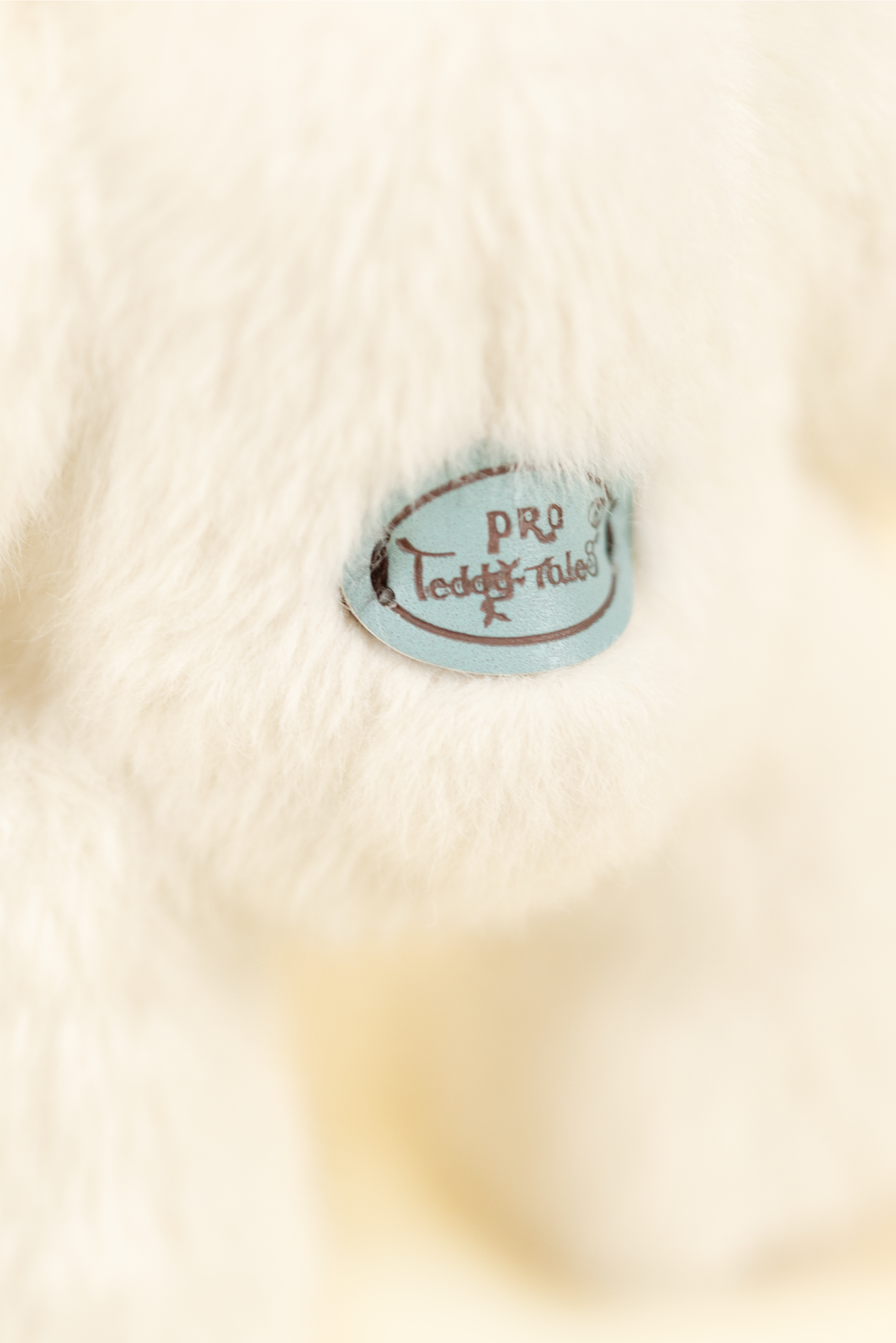 Lina Bear in White (15cm)