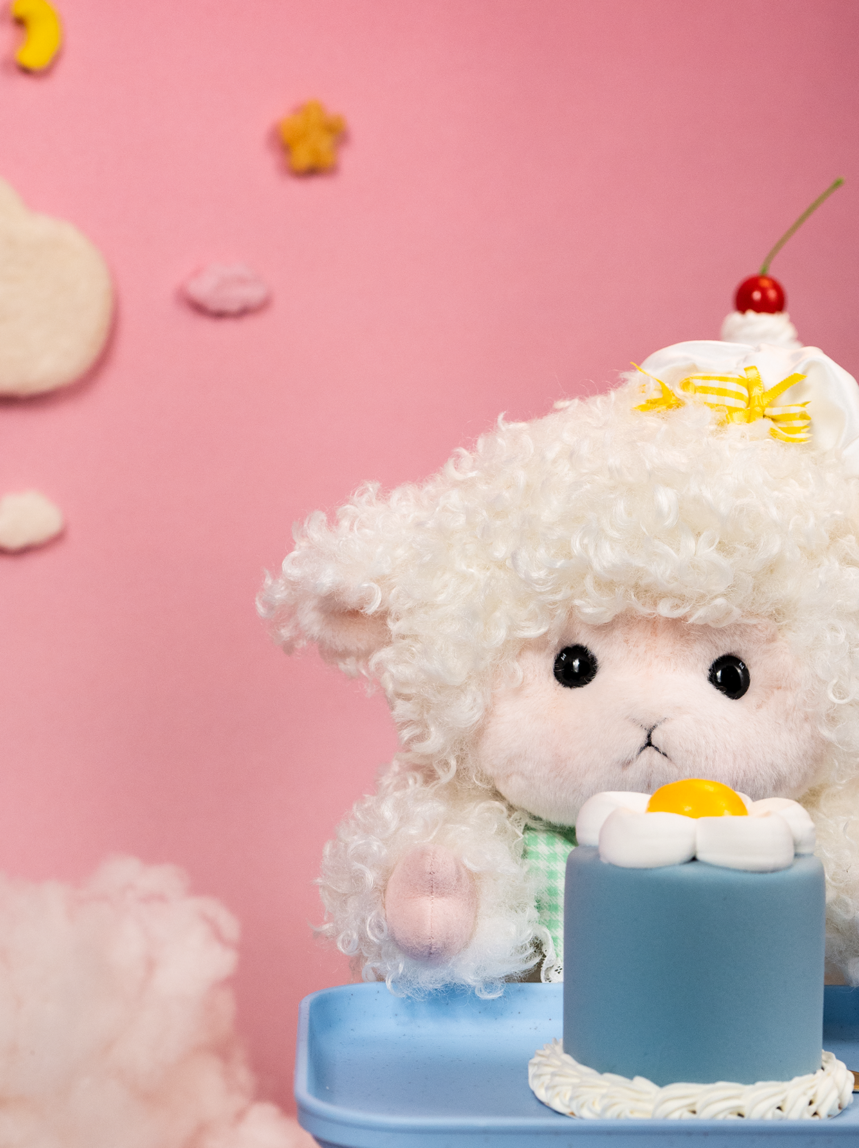 Lina Sheep With Baking Suit (30cm)