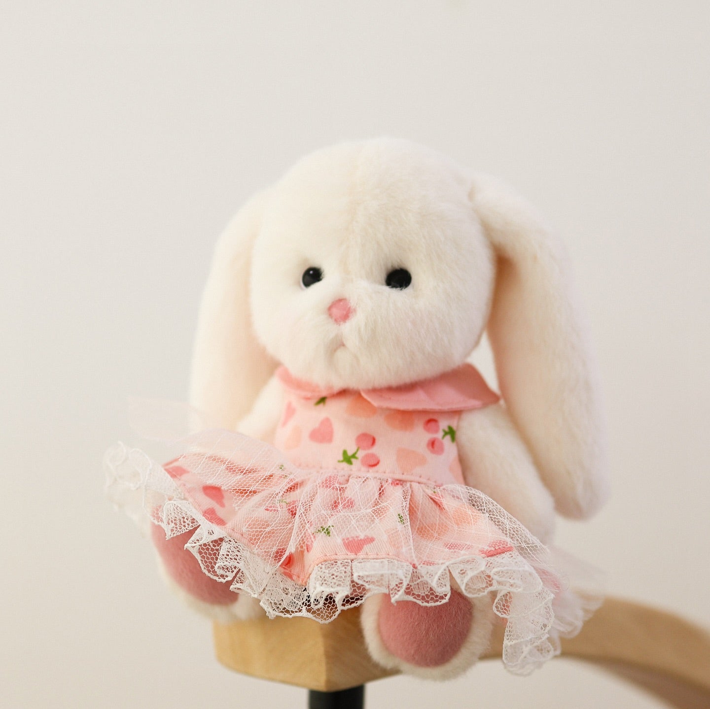 Drop-Ears Yellow Short-Hair Bunny (20cm) – TeddyTales