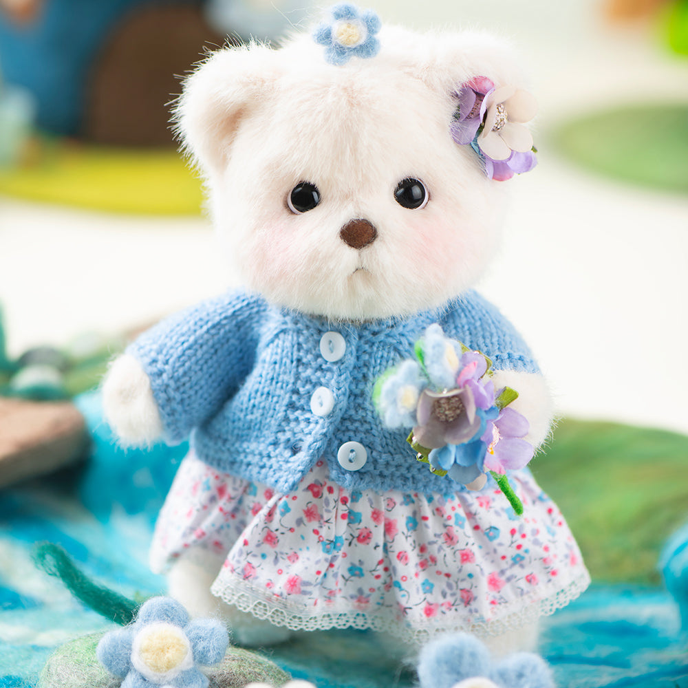 Story Bear 'Nezabudka Forget Me Not' With Outfit (20cm)