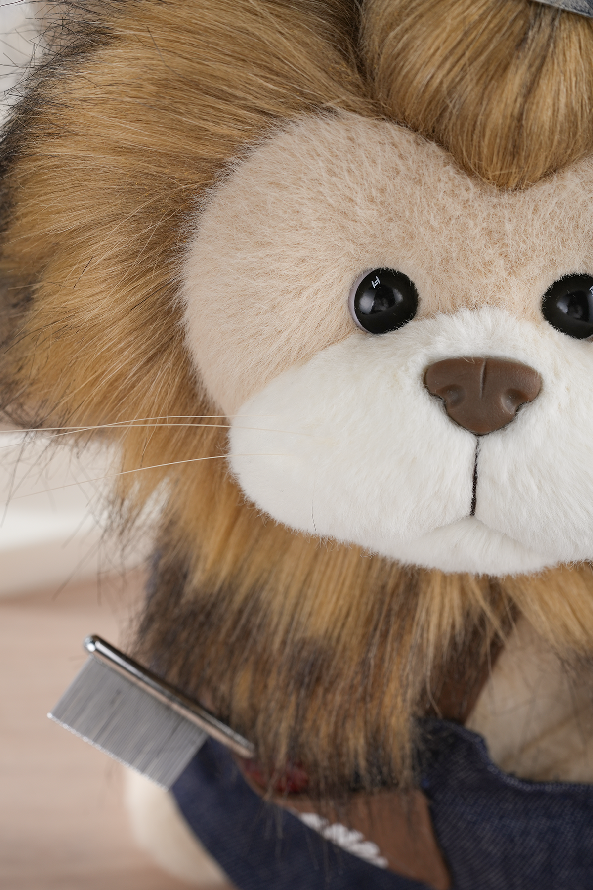 Lina Lion with Barber Suit (30CM)