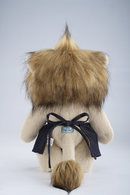 Lina Lion with Barber Suit (30CM)